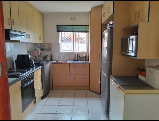 4 BEDROOM HOUSE FOR SALE IN SOUTHGATE